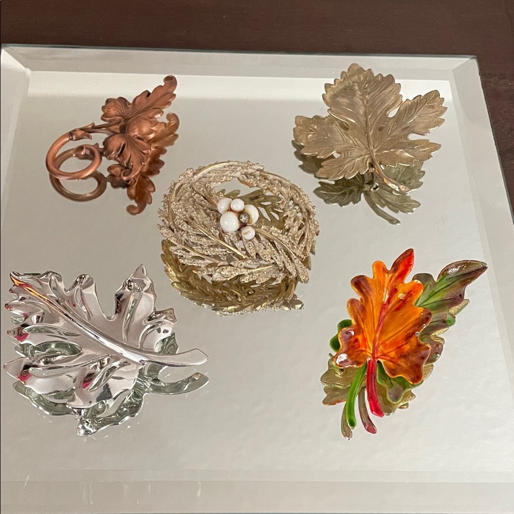 Lot of 5 Vintage Fall Leaf Brooch Set